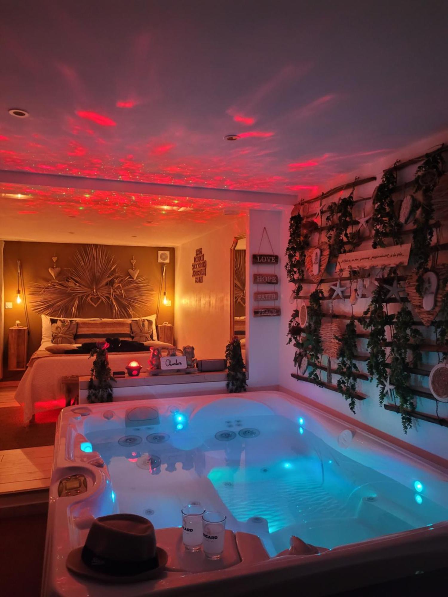 Suite & Spa Just Dream 28 Six-Fours-les-Plages Exteriör bild